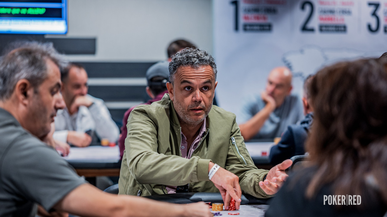 ¡También llegan los double-ups! ¡Juan Segovia duplica su stack contra Harcharan Dogra Dogra!