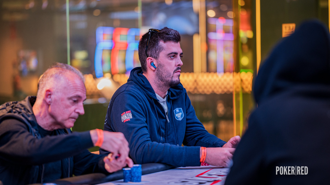 ¡Carlos Esquerdo pierde el flip contra Francesc Dávila y tiene que despedirse del Main Event!