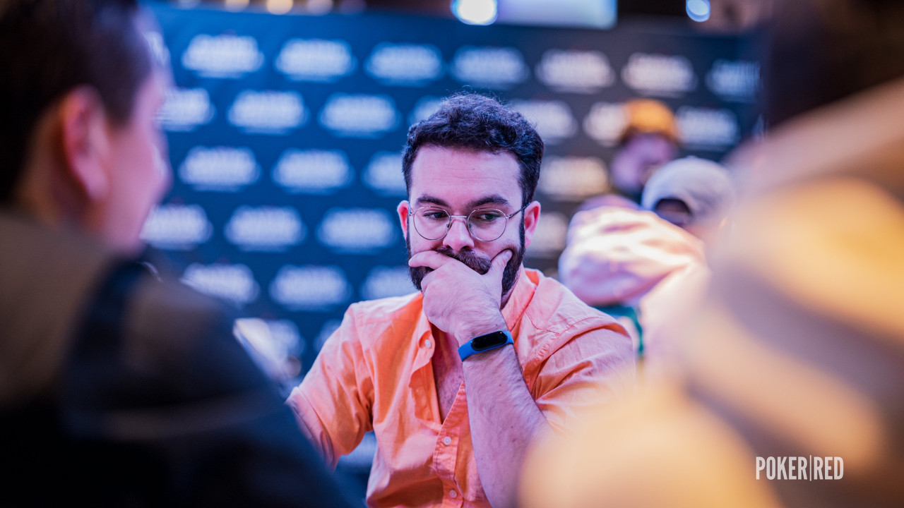 ¡Alberto Irueste completa un el runner-runner de color y elimina a Lucas Escuin!