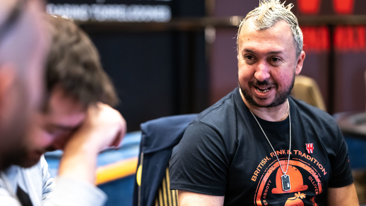 ¡Juan Velasco asegura su supervivencia gracias a un flip!