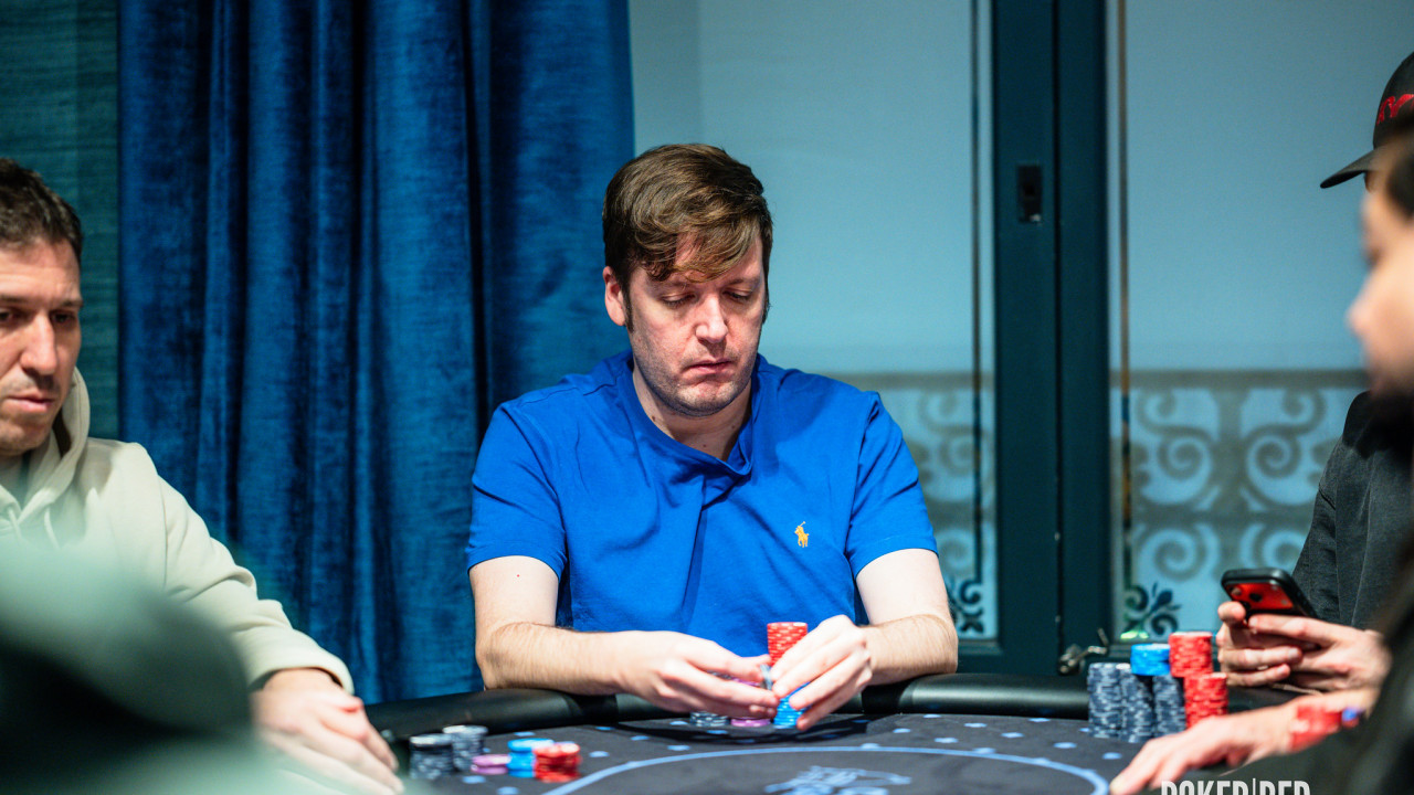 A Roberto Agus le toca echar cuerpo a tierra