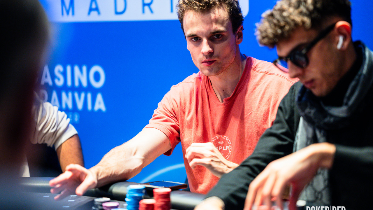Mario Díaz se lleva un 3-bet pot contra Carlos Mendiola