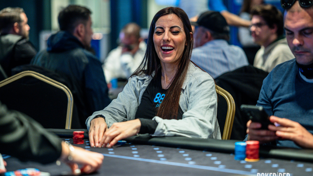 Lucía Navarro, a la Tv Table