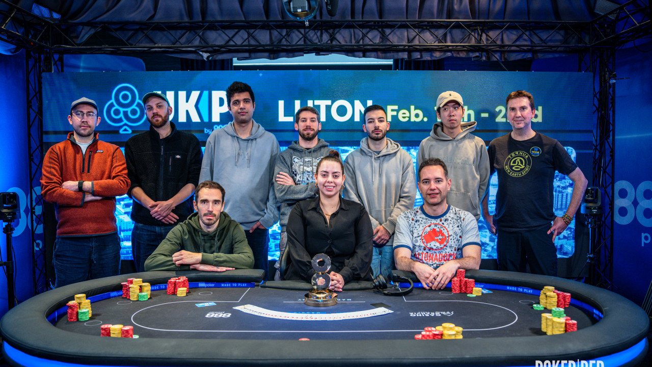 ¡Empieza la mesa final del Main Event!