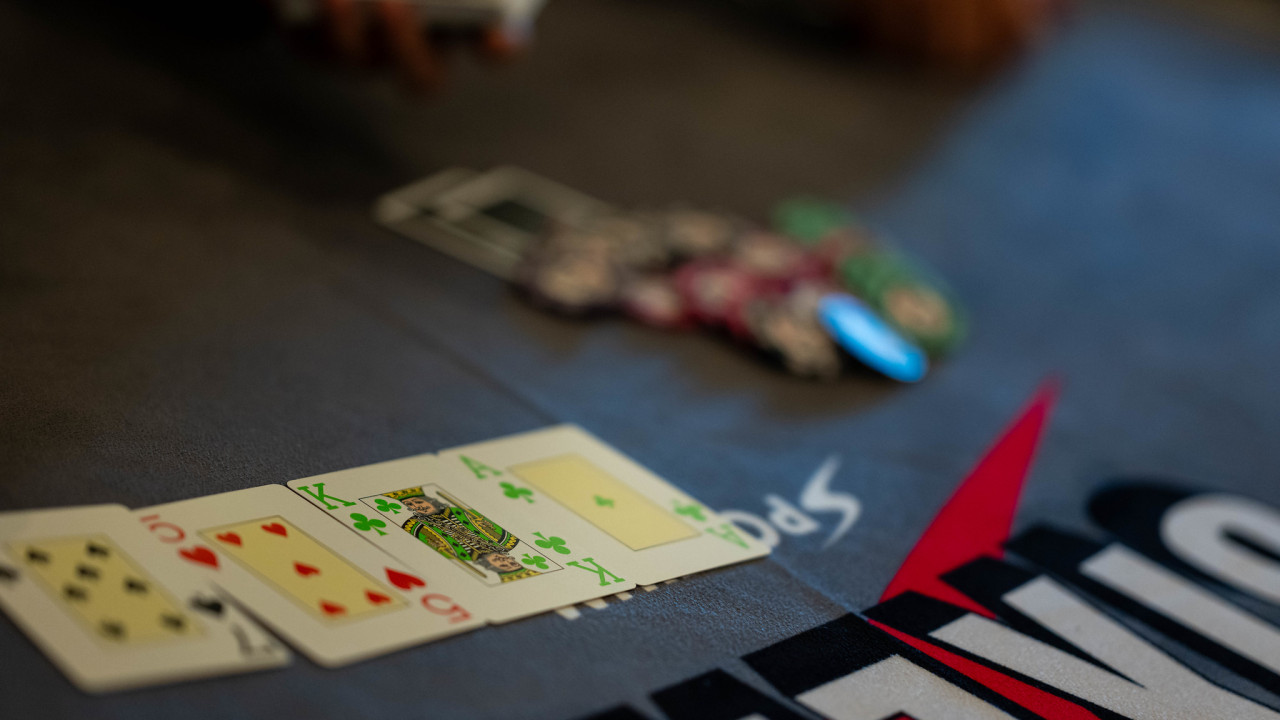 Eric Arcos liga color al river para eliminar a Pau Vela