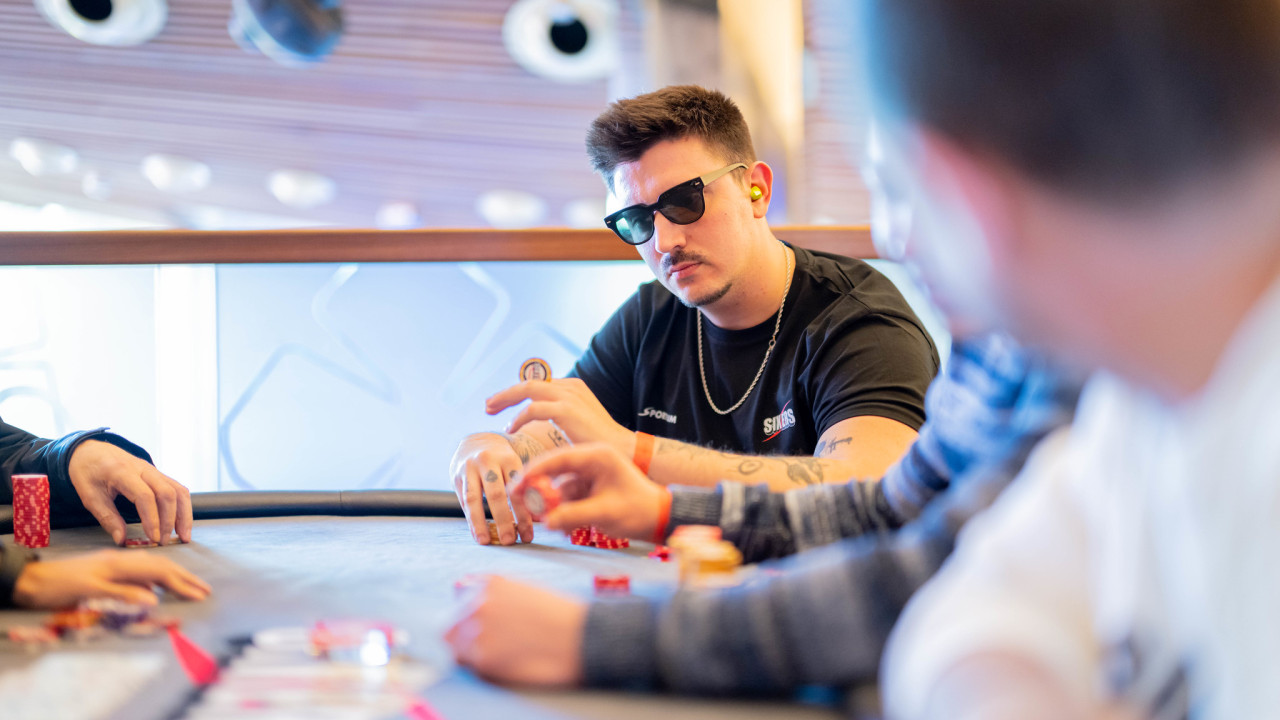 Abel Aspas elimina al primer rival de la tarde