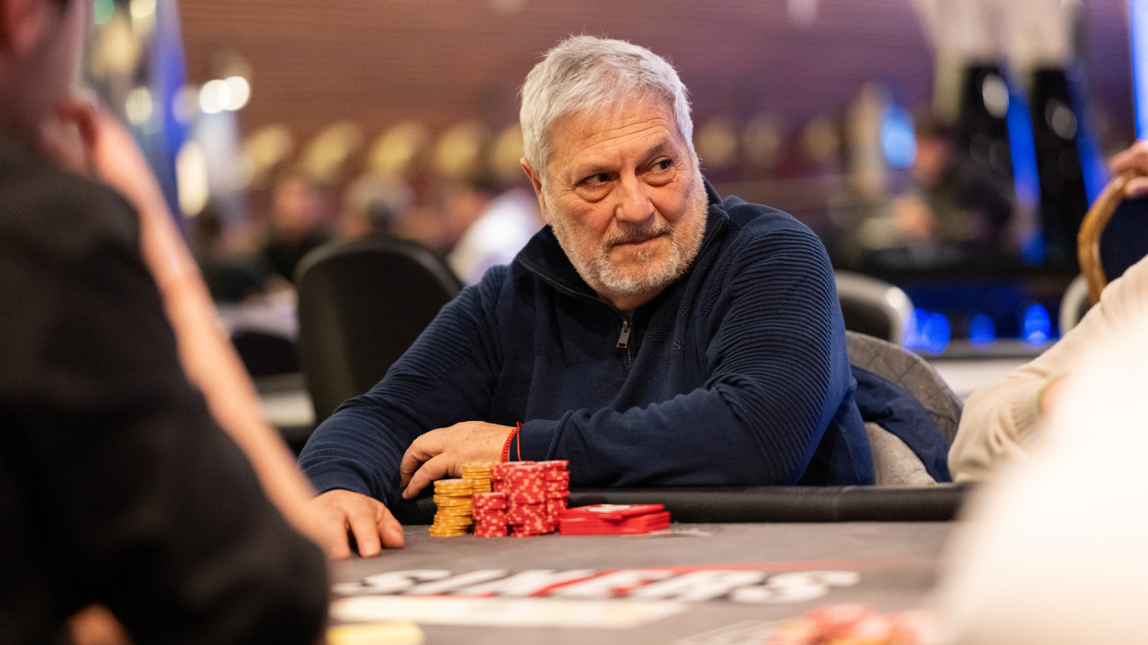 Serge Attyase encuentra la escalera en el river