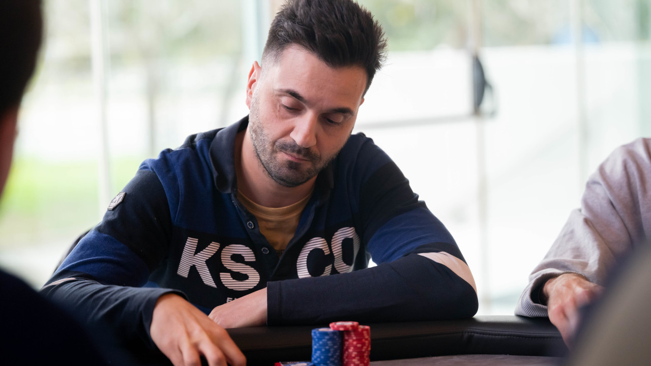 Un flip que dobla a Emilio Alberca