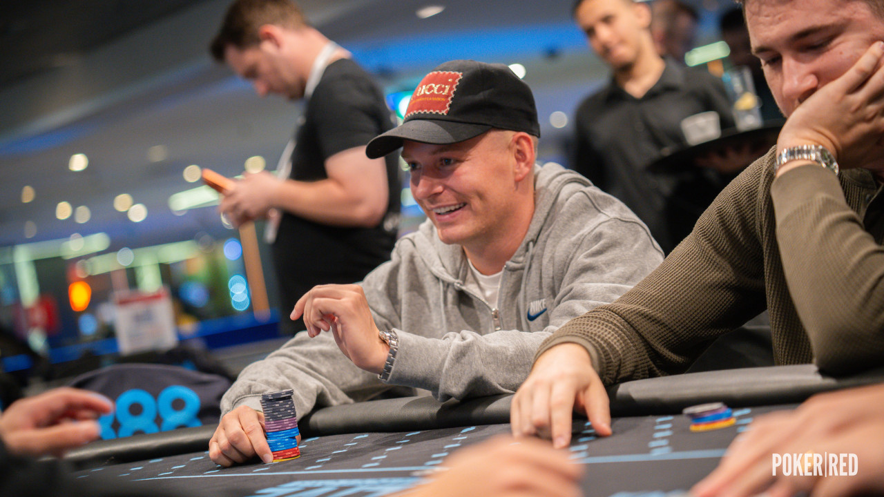James Hawkins no sabe lo que es jugar botes pequeños