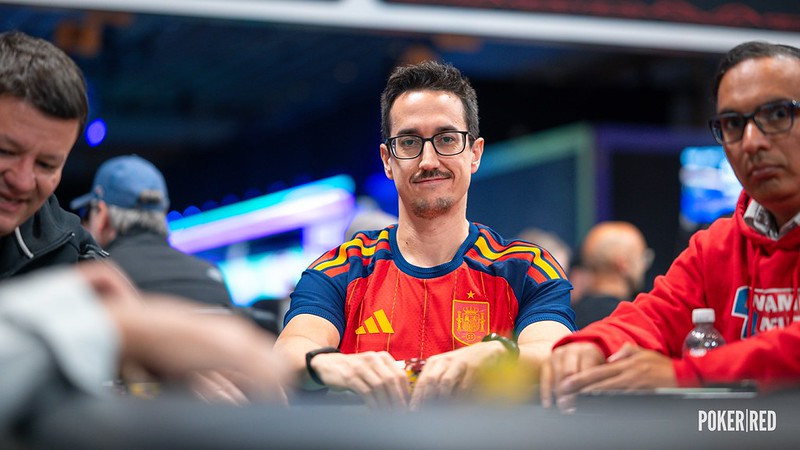 Los españoles apoyando a tope en la victoria de la selección