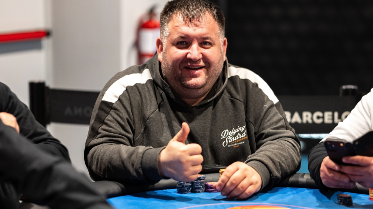 El river hace que Gabi Podovei pierda gran parte de su stack 