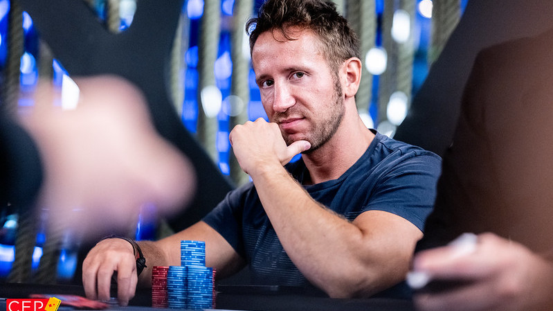 Adrián Colomina cae eliminado - 9º por 9.634 €