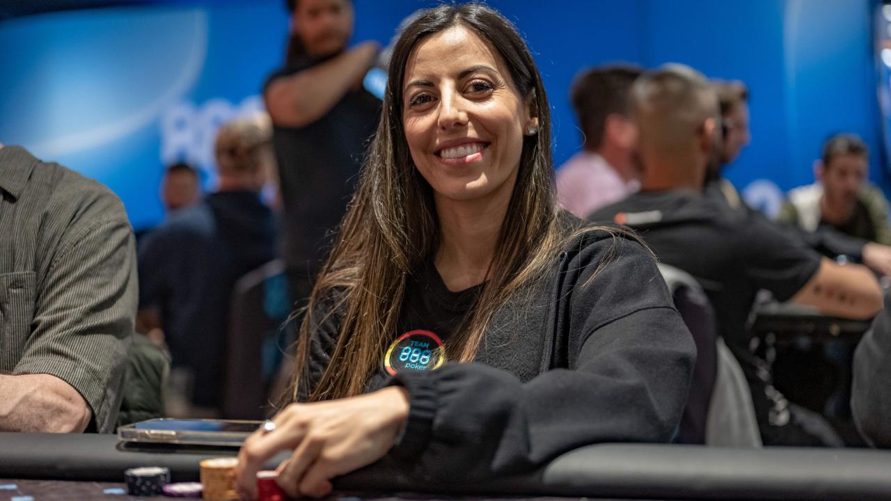 Lucía Navarro y Josep Valls 'Lambda' caen eliminados en la misma mano