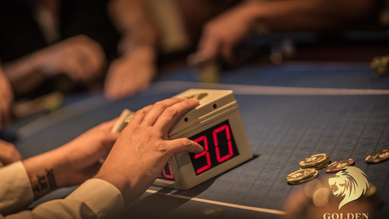 ¡Descanso de 15 minutos para poder abrir más mesas del Main! 