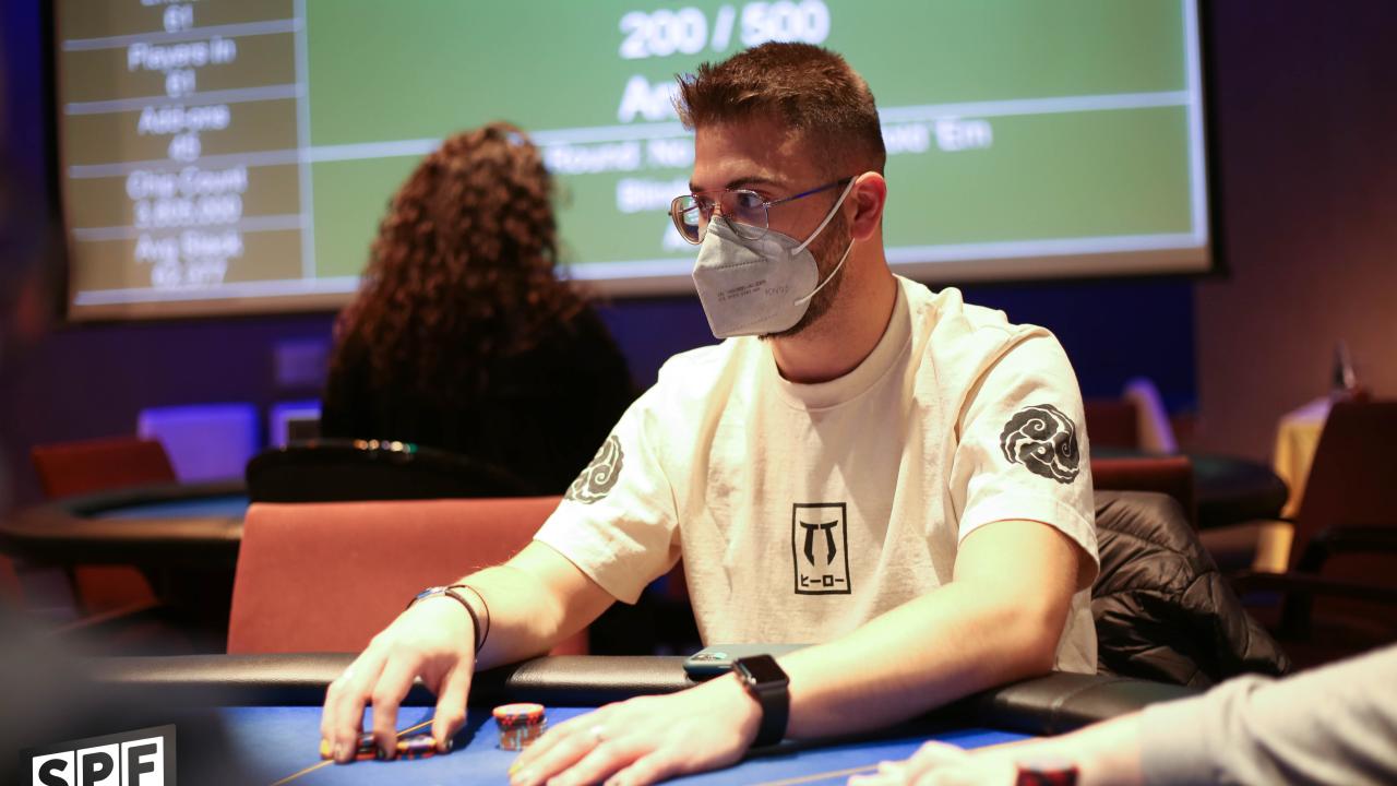 Cristian López consigue tirar una mano mejor