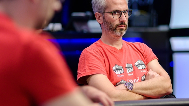 Vicent Bigeon metiendo presión en river