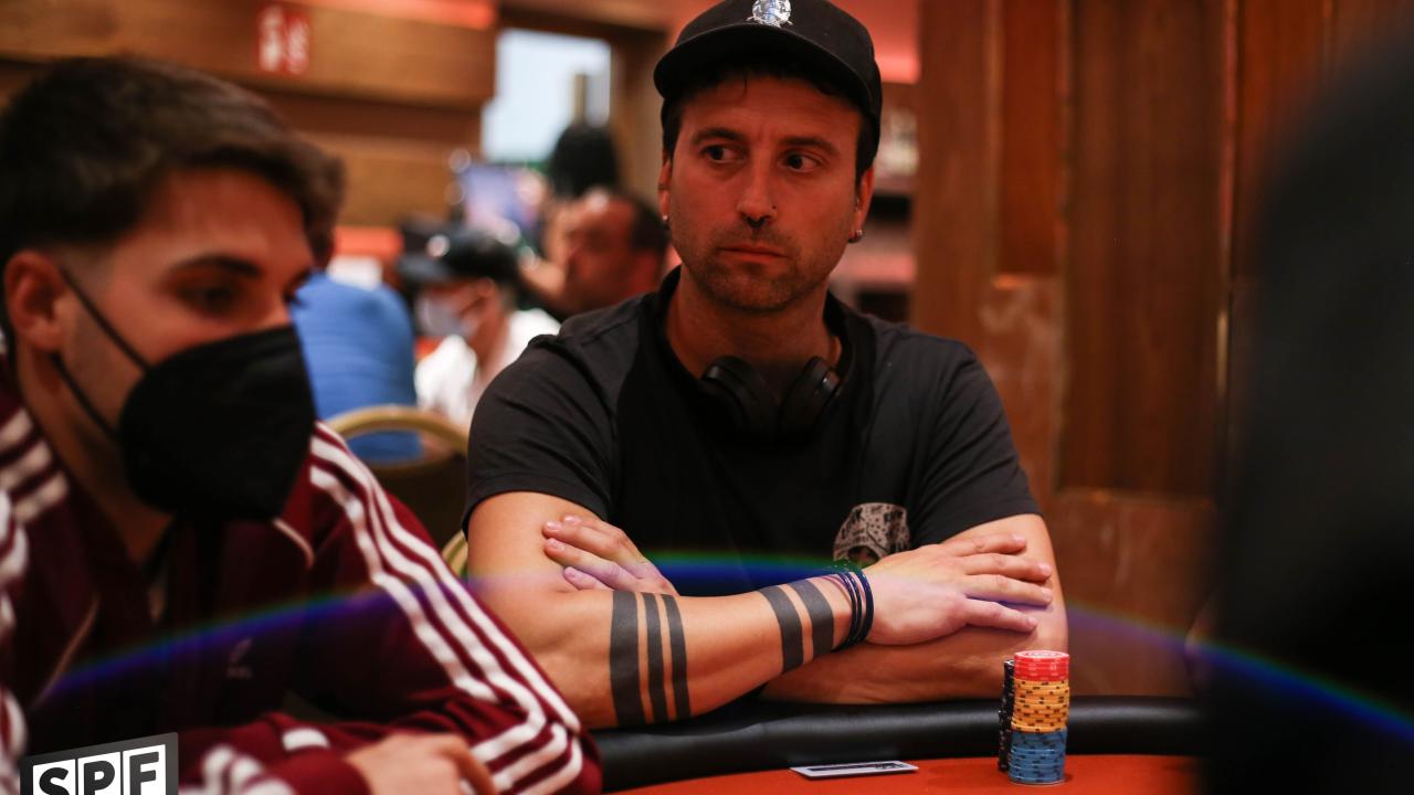Mikel Aranguren se dobla a costa de Juan Francisco Moya