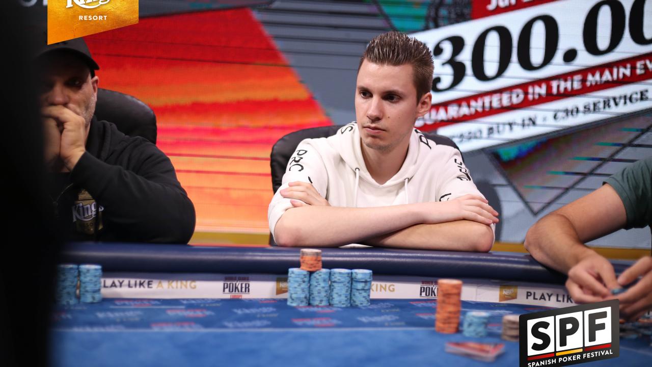 Fabian Holger también choca con Óscar Iglesias (5º) 