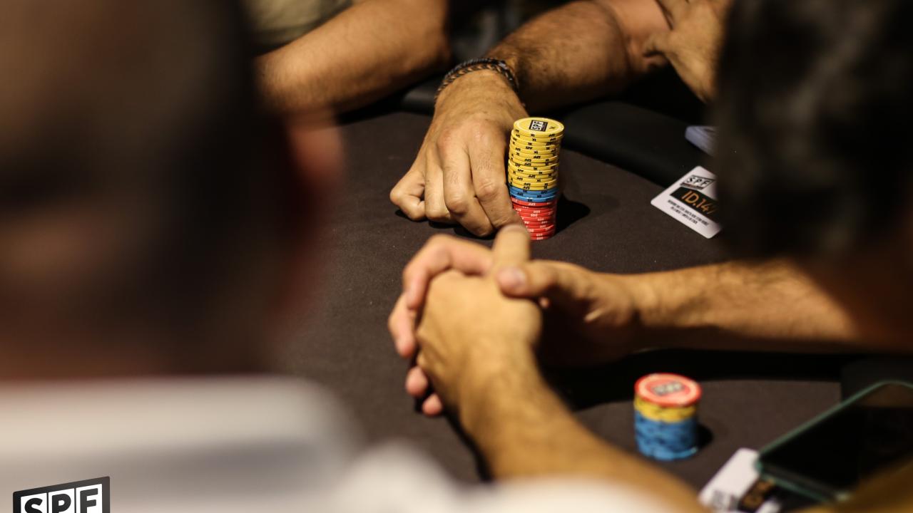 A Manuel Coronado no le funciona la mejor mano preflop