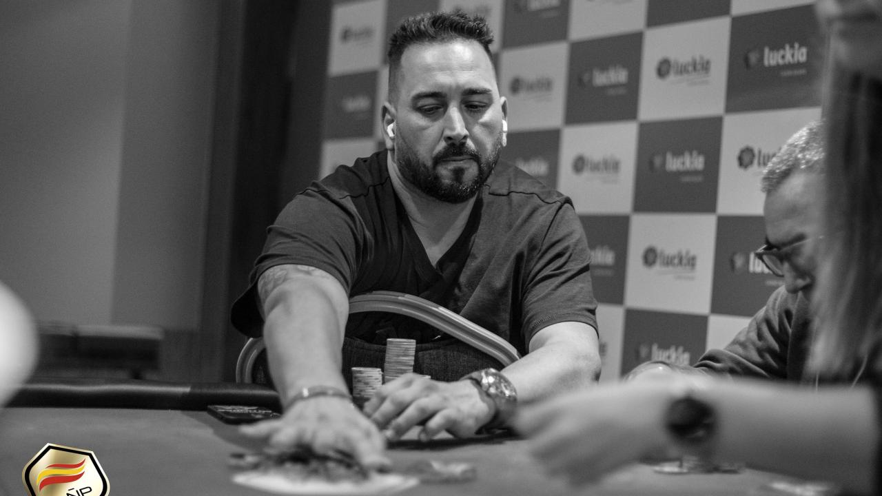 Sergio García "Confía88" le rasca puntos a "Txintxeta"