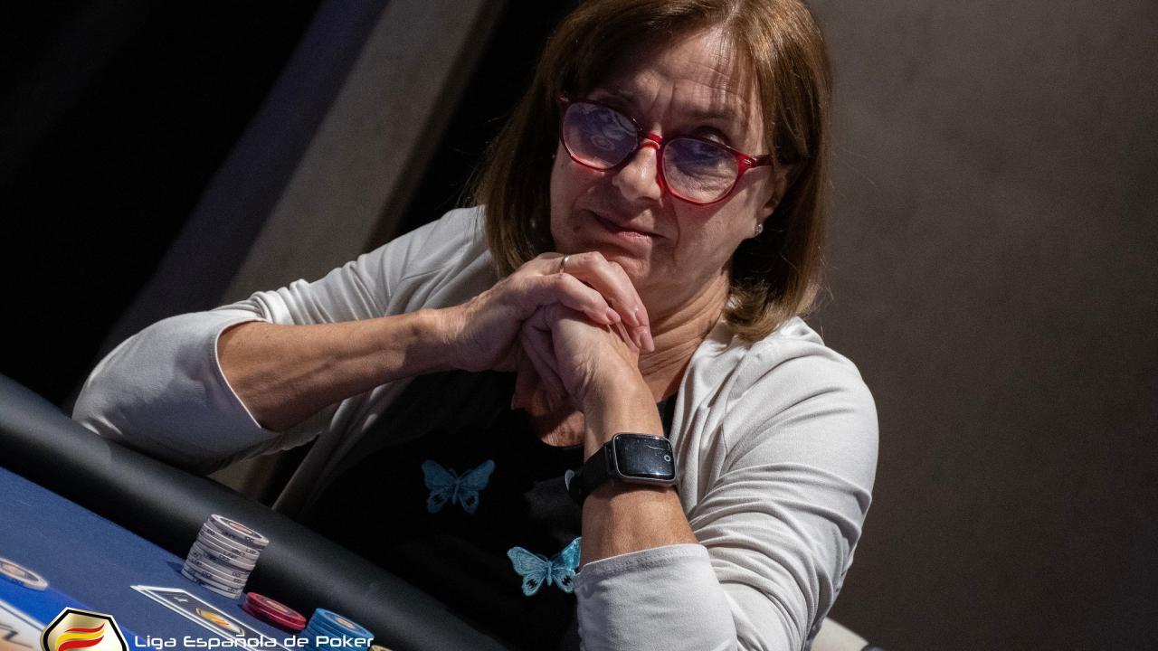 Fina Bailón llena la casa para doblarse