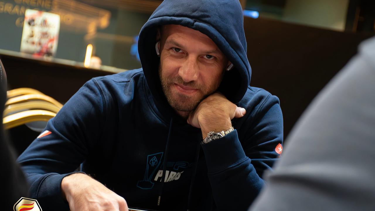 Gerard Segarra comienza el Main Event runeando bien