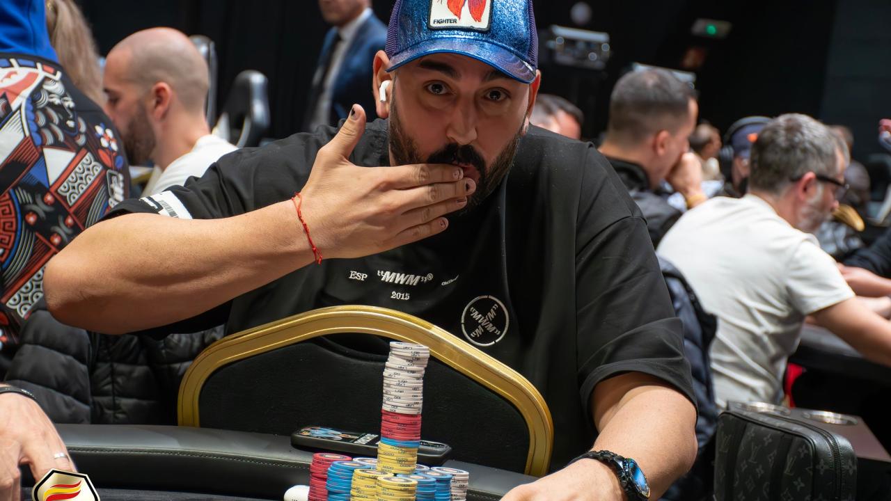 Sigue el run de "Confía" y ahora despacha a Ángel Gómez