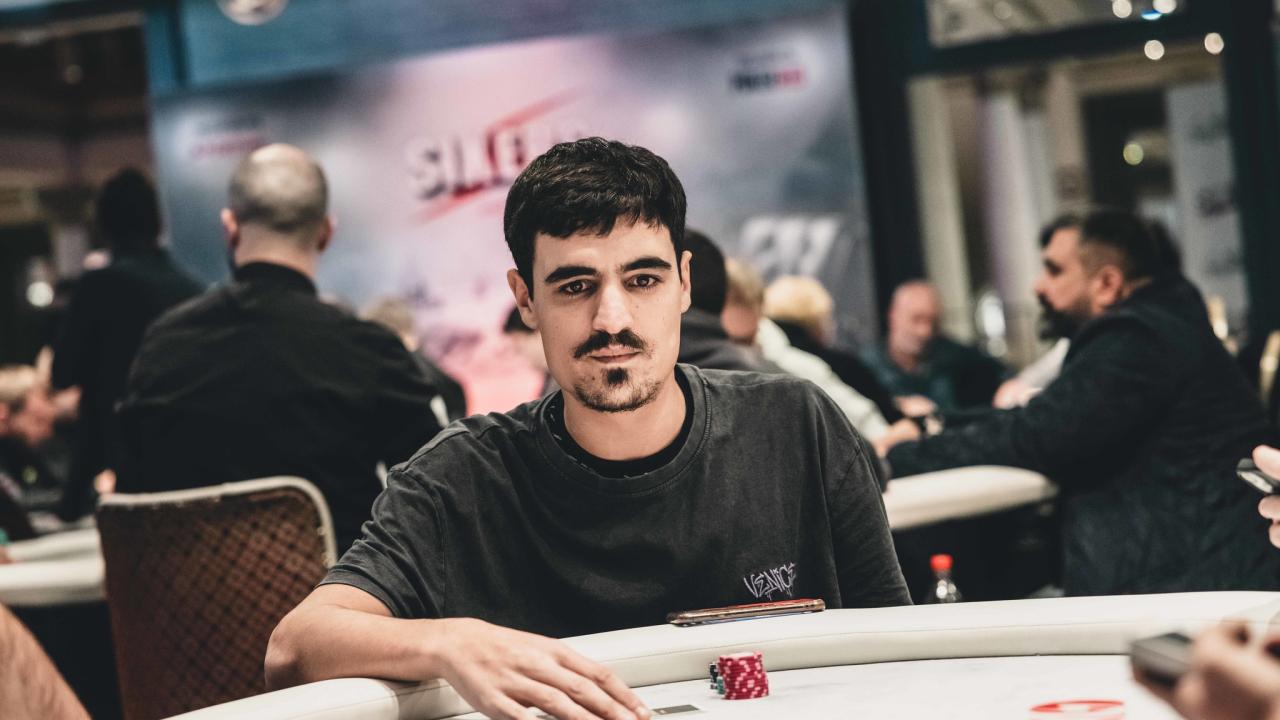 Javier Fernández "Vixuki" igual te anima una fiesta que un High Roller