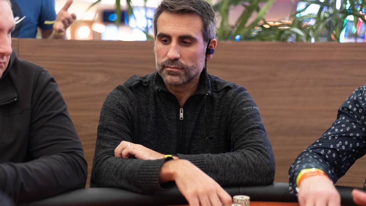 Alberto Pérez elimina a un rival, suspense incluido