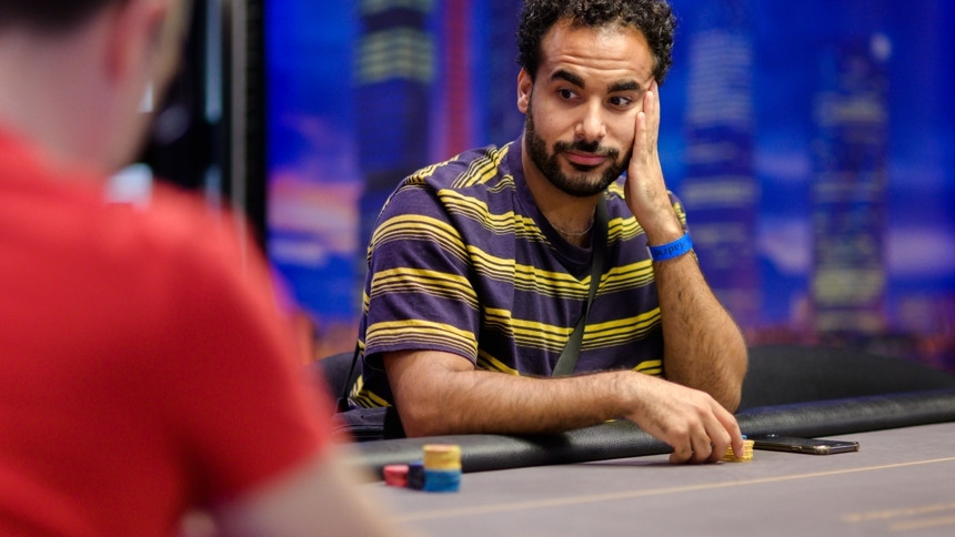 Joan Junior de Oliveira haciéndose con el dominio de la mesa uno