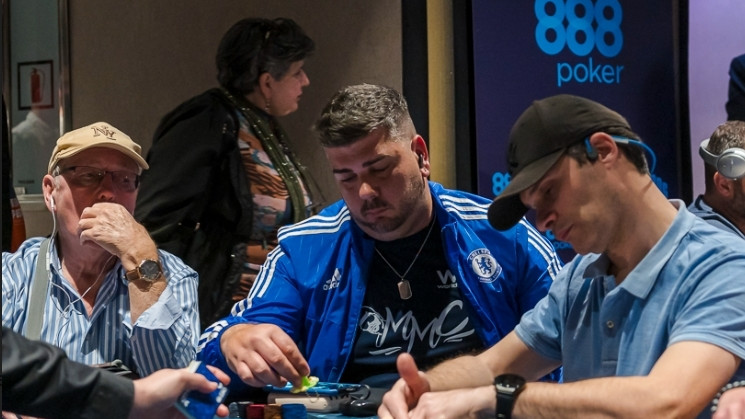 Colifas lidera el torneo con un stack de 565.000 puntos 