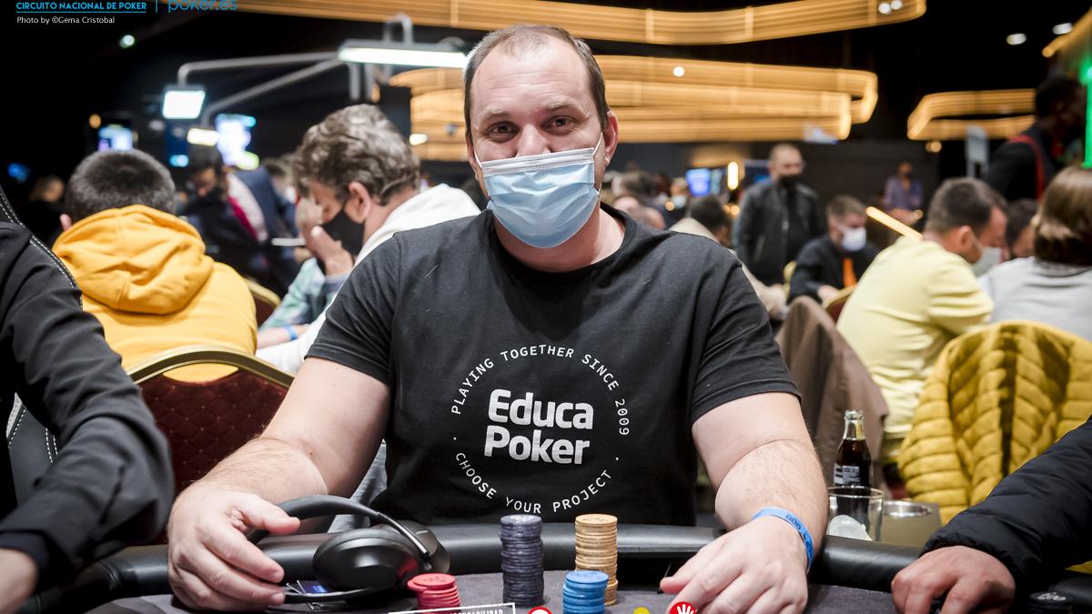 David Rodríguez "Darko15" construye un stack de 190.000 puntos al estilo EducaPoker, tirando de línea roja