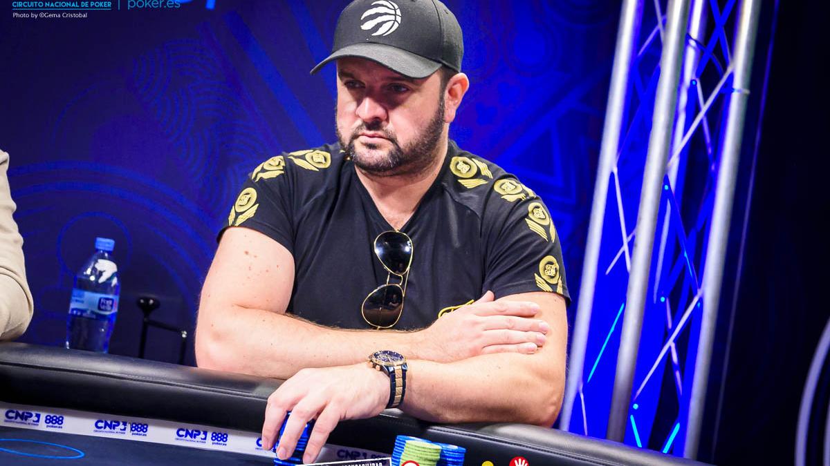 3 handed del High Roller con José Salazar de capitán general