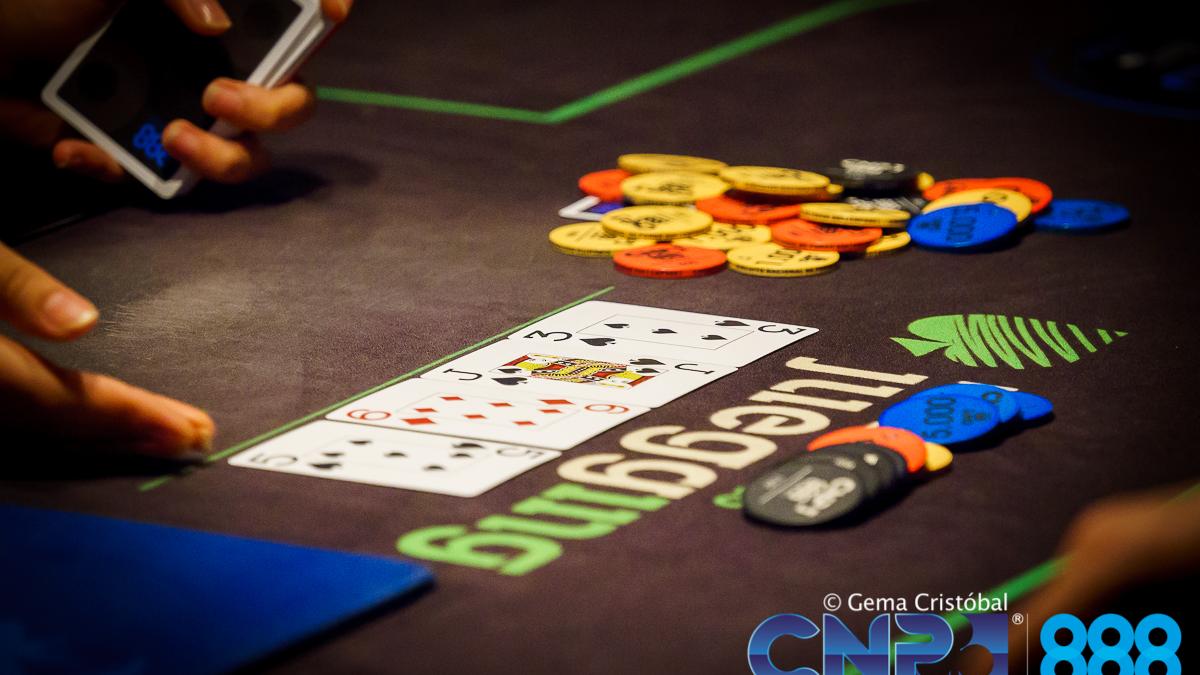 Chip counts en la pausa para la cena. ¡Volvemos en 45 minutos!