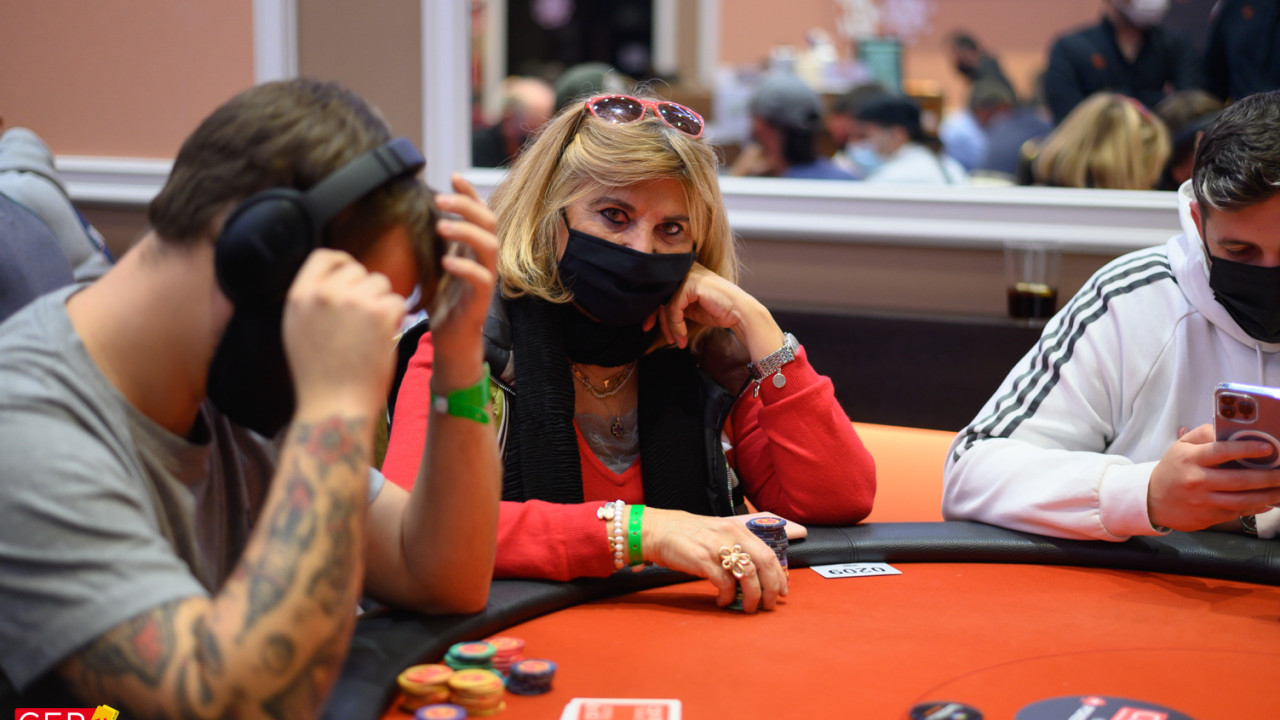 Más rostros conocidos en el Main Event Día 1C