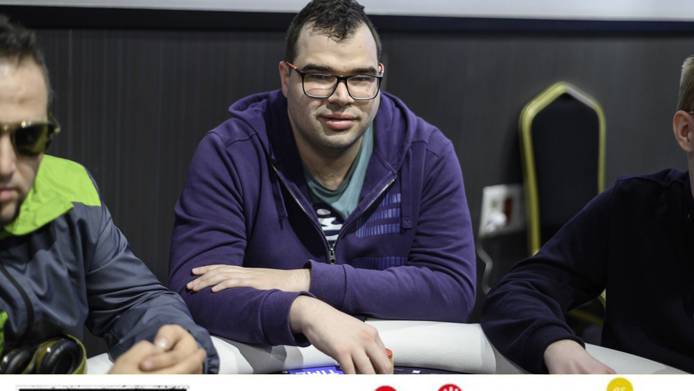 A Paul Lozano le hacen un farha lleno de magia y su stack salta por los aires