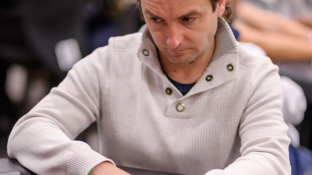 Unai Saiz sube hasta los 90.000 puntos en el inicio del día 1C
