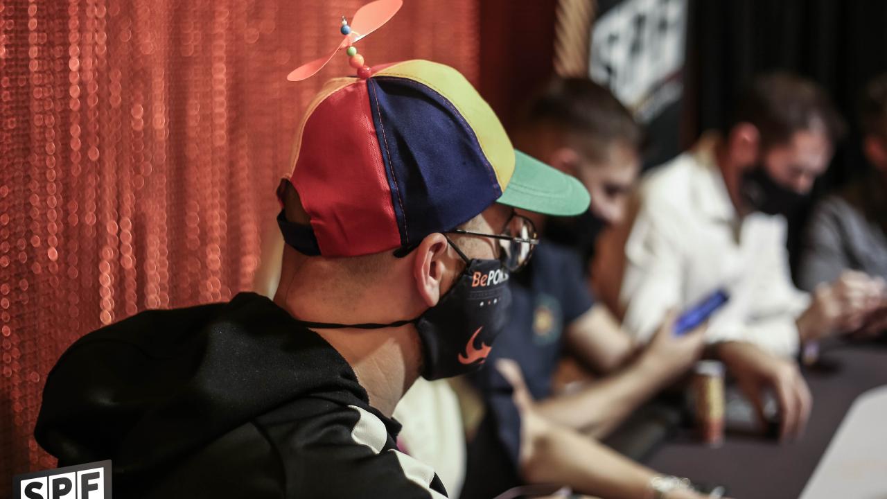 Últimas tres mesas en el High Roller 