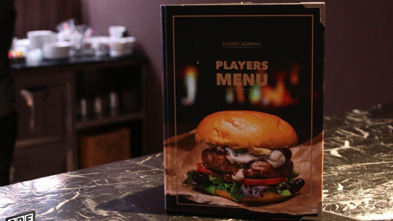 Hacemos una pausa para cenar