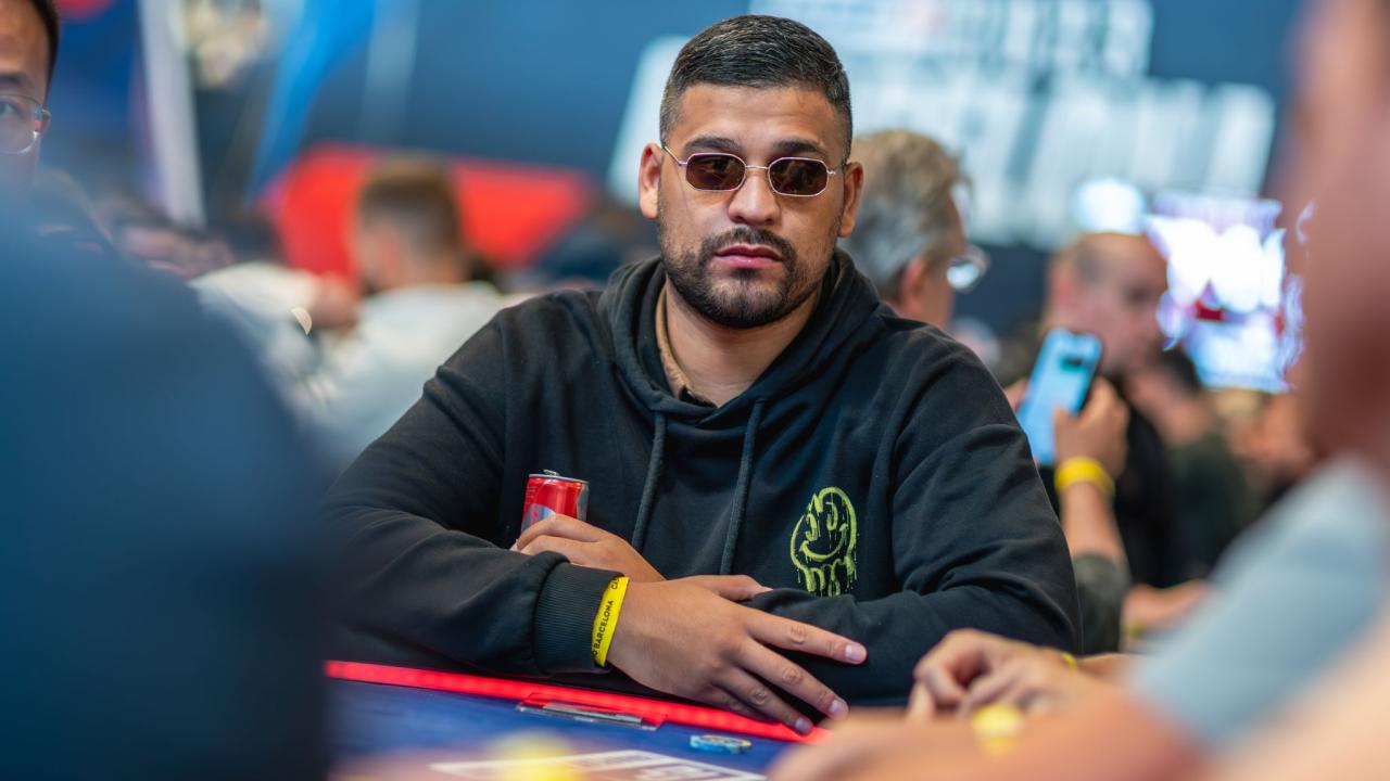 Omar del Pino toma el camino del rail en el EPT Barcelona