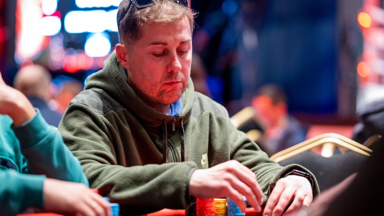 Arturo Illescas, lanzado en el comienzo del Día 1A Gran Final WiPT