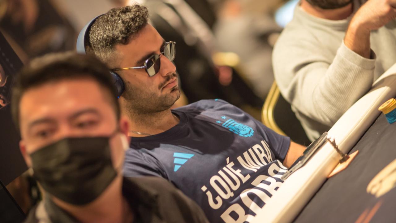 Simon Brux cayendo cerca de premios