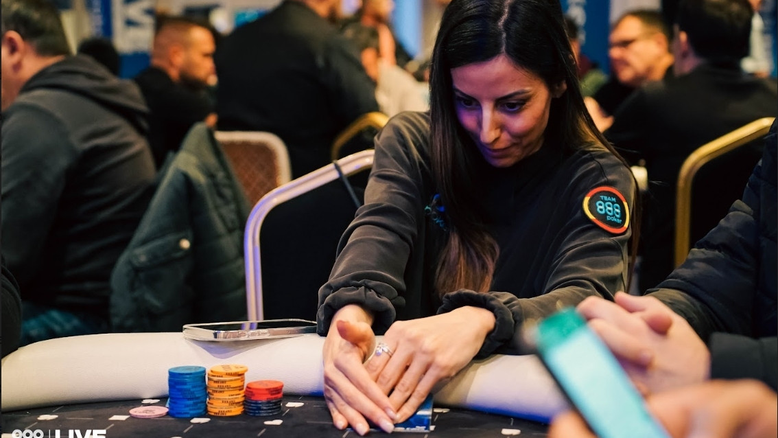 El Team Pro 888poker, con Lucía Navarro como anfitriona, presente en el Main Event Día 1C