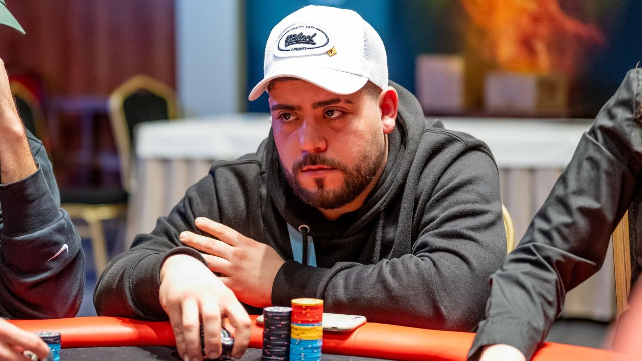 Cristian Franco deja a Ricardo Mateus tirititando