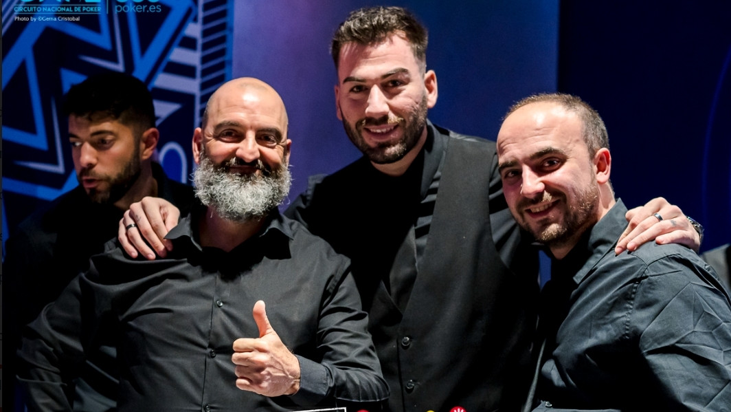 ¡Cuatro últimas manos de la jornada en el Día 1B Main Event! 