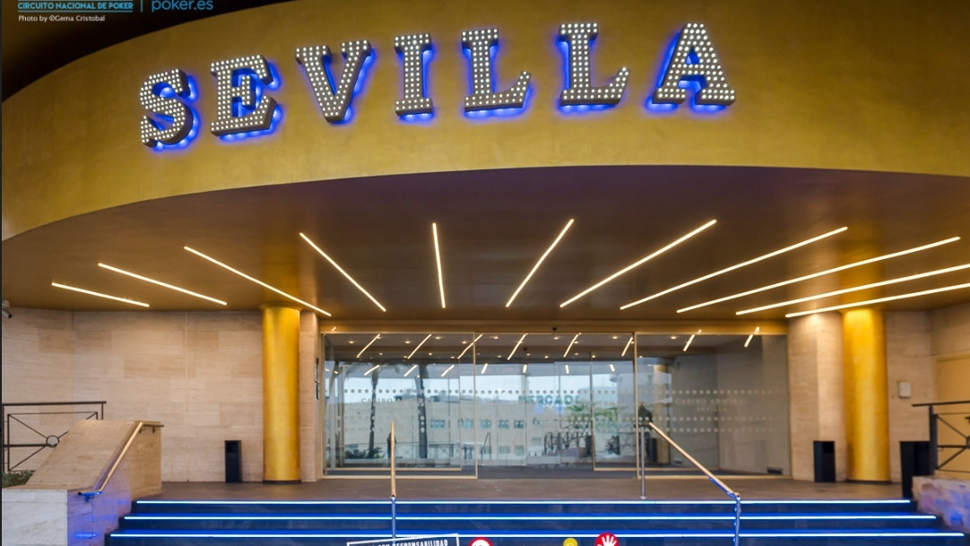 Sevilla tiene un color… azul CNP888. ¡Bienvenidos a la etapa inaugural! 