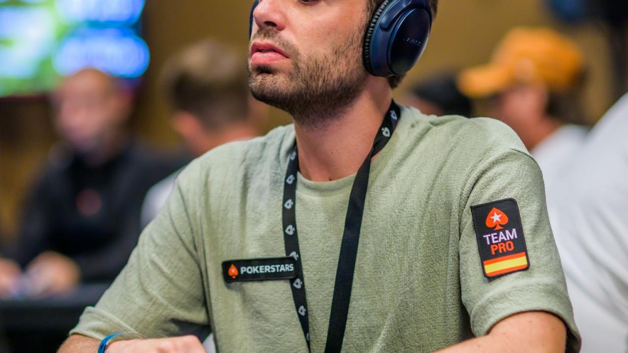 Ramón Colillas lidera a la armada en el inicio del Día 2 del €10k