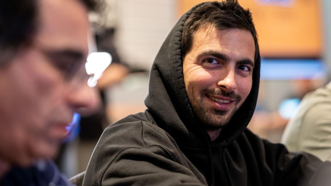 Jordi Escriba se dobla con poker de treses contra top full house