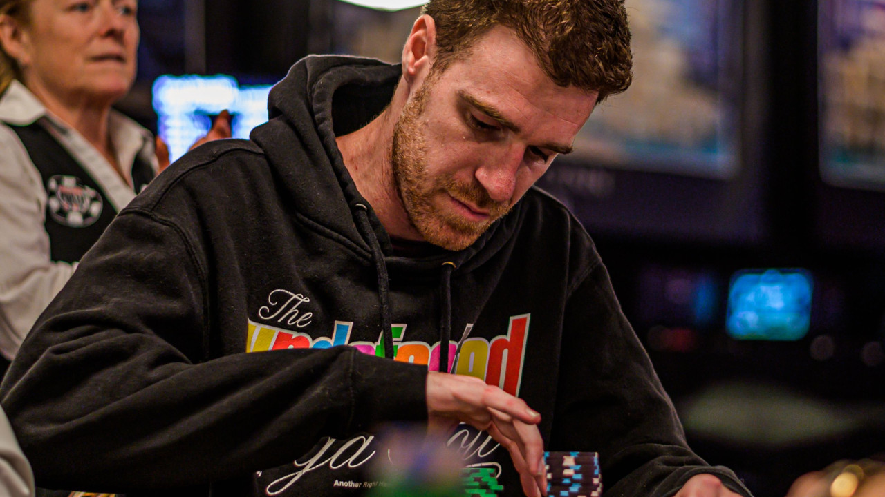 Repasamos el perfil de los 10 finalistas - Adrian Attenborough - 42bb
