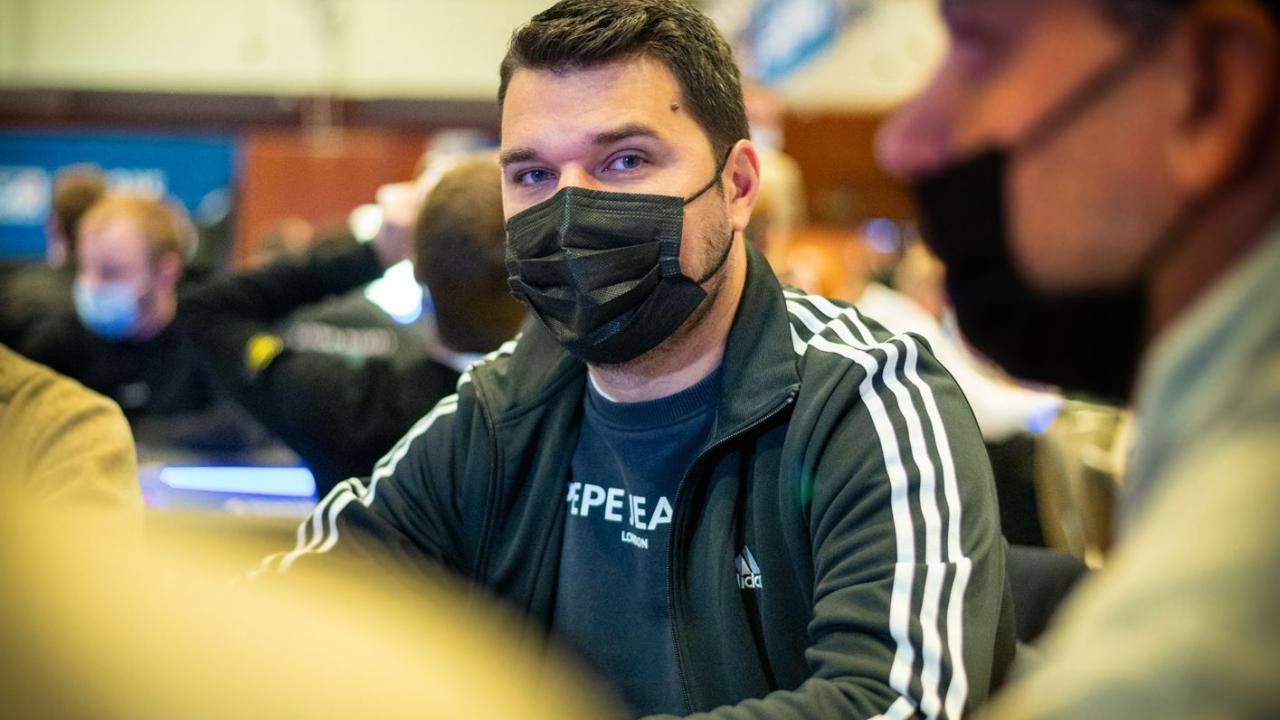 ¡George Chiriac se dobla de nuevo con KK vs QQ!